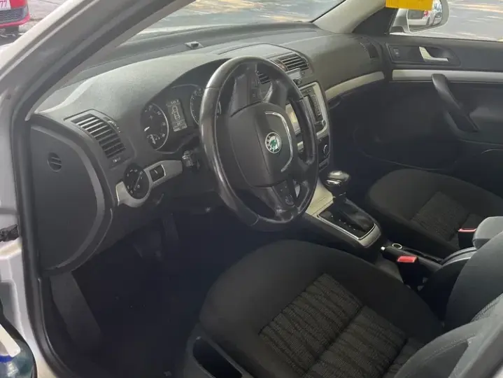 Škoda Octavia II 1.2 TSI Classic DSG