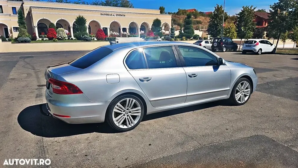 Škoda Superb 2.0 TDI Elegance — imagine 2