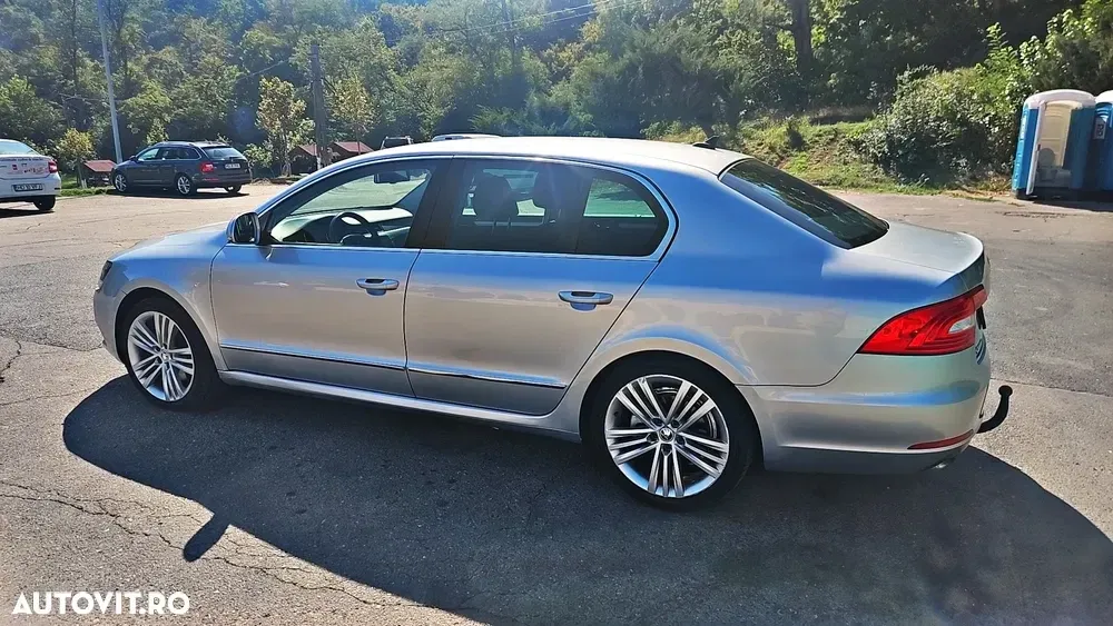 Škoda Superb 2.0 TDI Elegance — imagine 3