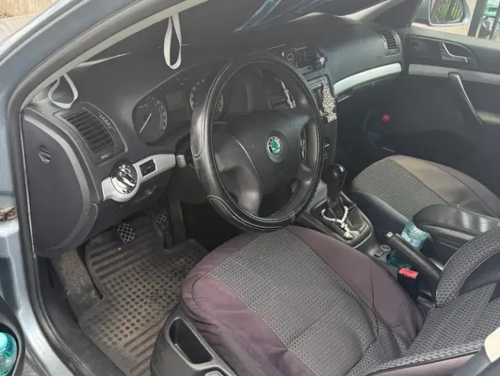 Škoda Octavia II 1.6 Ambiente