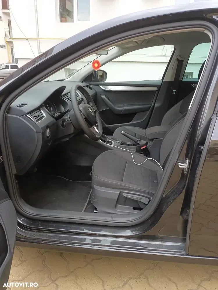 Škoda Octavia 2.0 TDI DSG Ambition — imagine 6