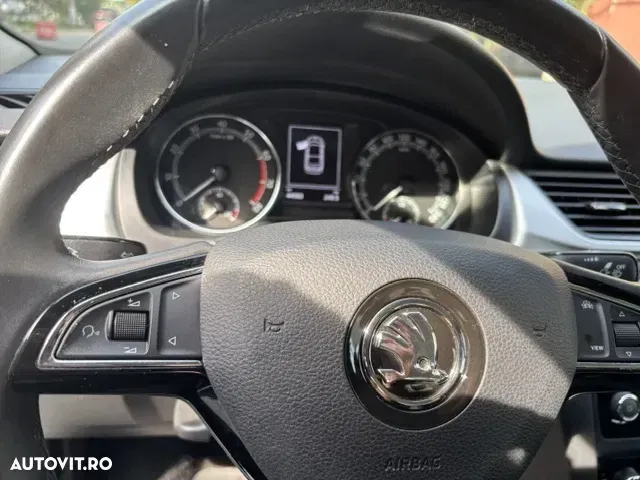 Škoda Rapid 1.0 TSI Ambition — imagine 2