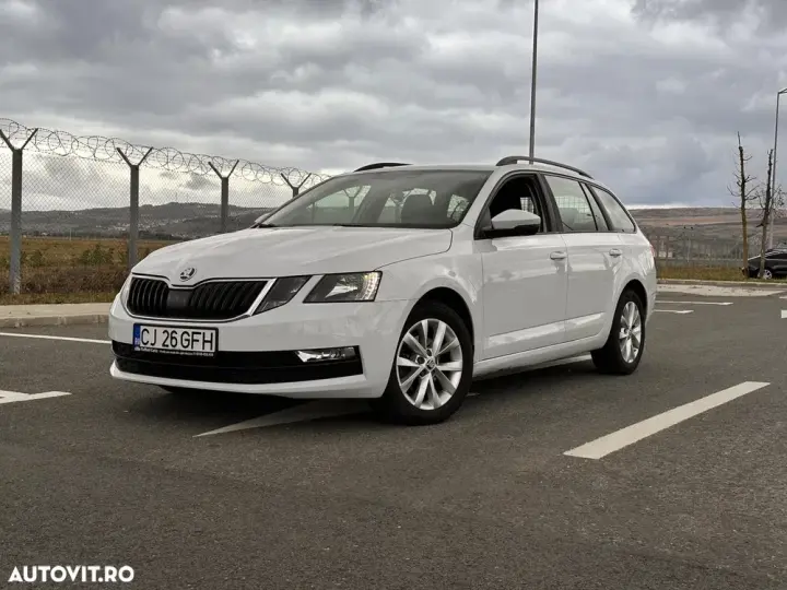 Škoda Octavia 1.6 TDI DSG Clever