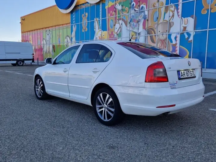 Škoda Octavia II 2.0 TDI Ambiente DSG