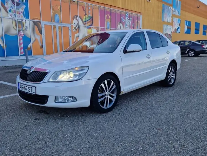 Škoda Octavia II 2.0 TDI Ambiente DSG