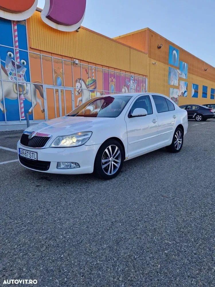 Škoda Octavia II 2.0 TDI Ambiente DSG — imagine 3