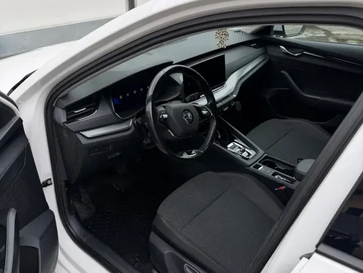 Škoda Octavia IV 2.0 TDI DSG Style
