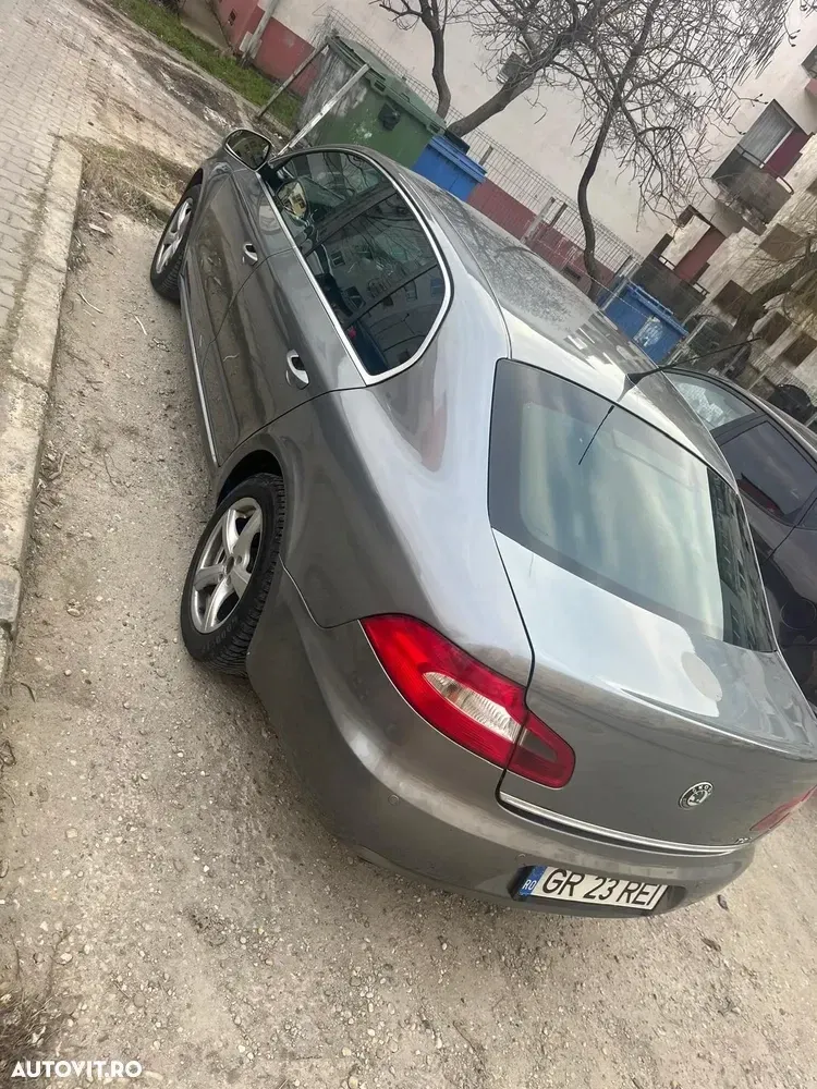 Škoda Superb II 2.0 TDI Active — imagine 4