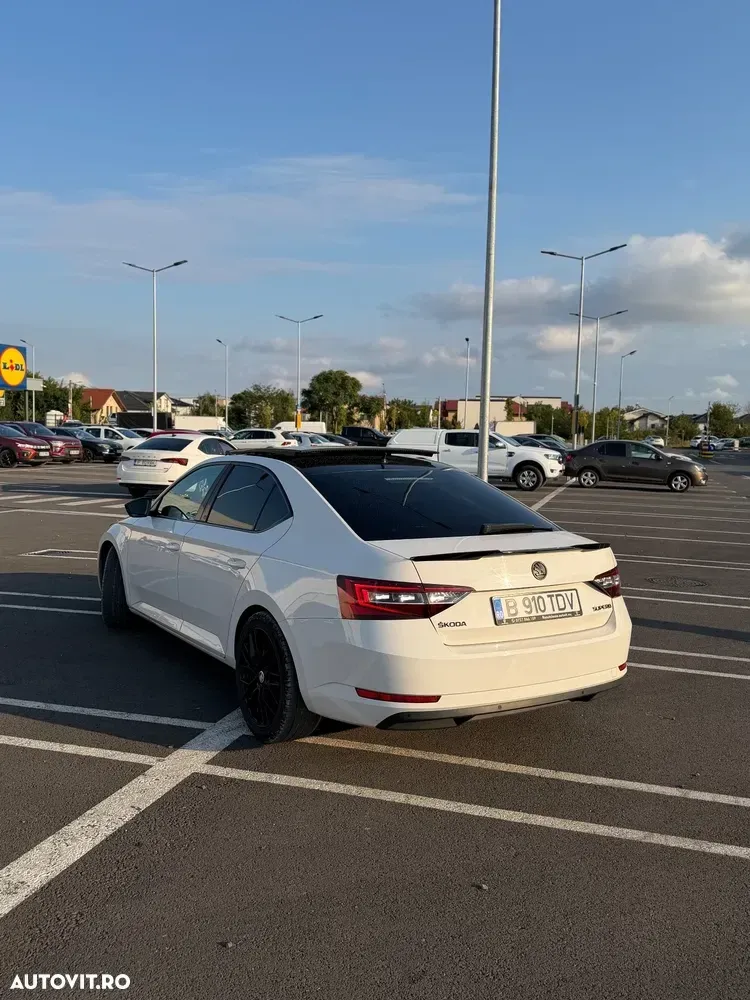 Škoda Superb III 2.0 TDI DSG Style — imagine 3