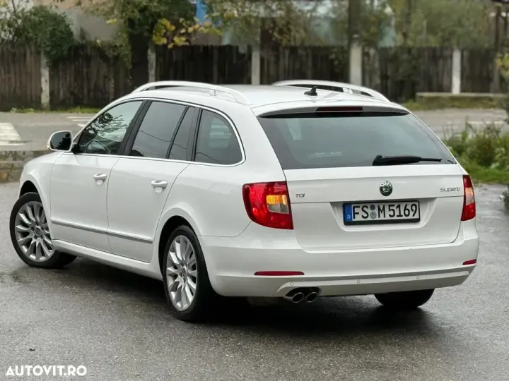 Škoda Superb II 2.0 TDI Elegance DSG