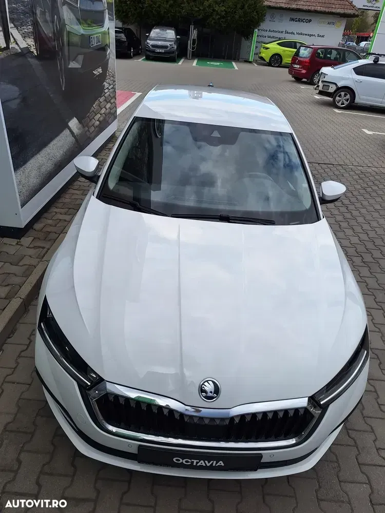 Škoda Octavia IV 1.5 TSI DSG MHEV Style — imagine 4