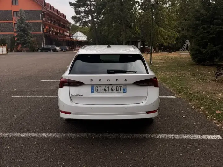 Škoda Octavia IV 2.0 TDI DSG Ambition