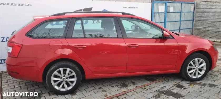 Škoda Octavia III 1.6 TDI DSG Style — imagine 6