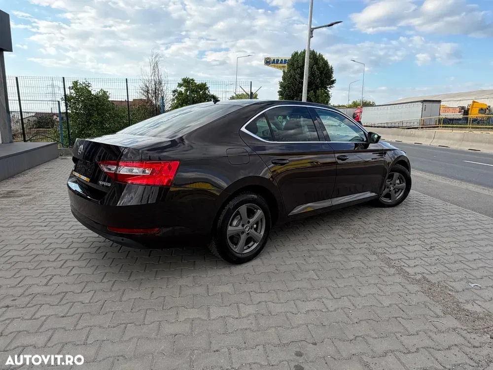 Škoda Superb III 2.0 TDI DSG Premium Edition — imagine 4