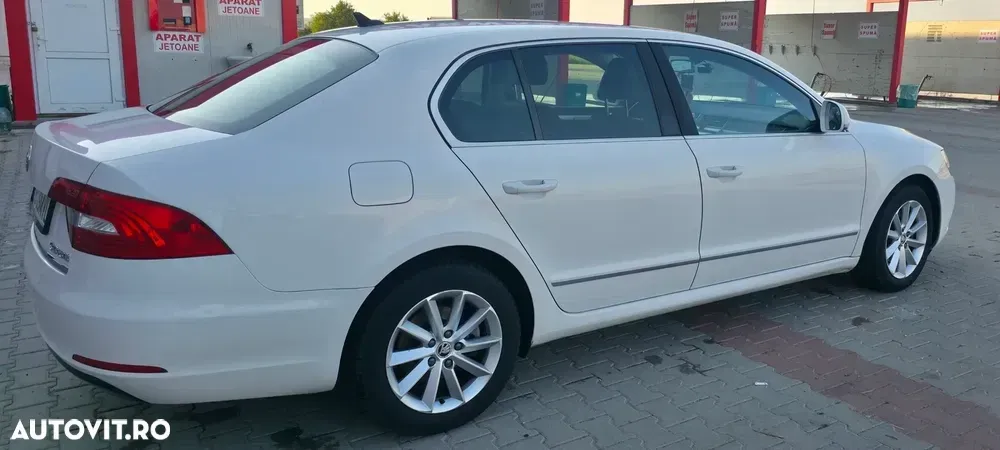 Škoda Superb 2.0 TDI Elegance DSG — imagine 5