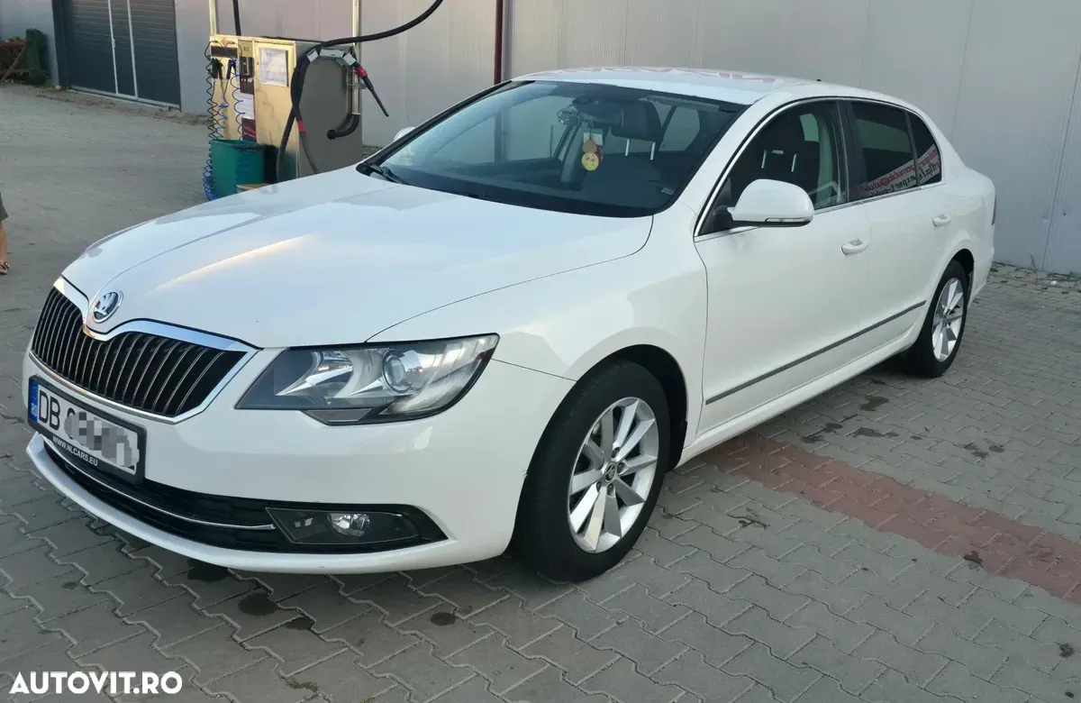 Škoda Superb 2.0 TDI Elegance DSG — imagine 6