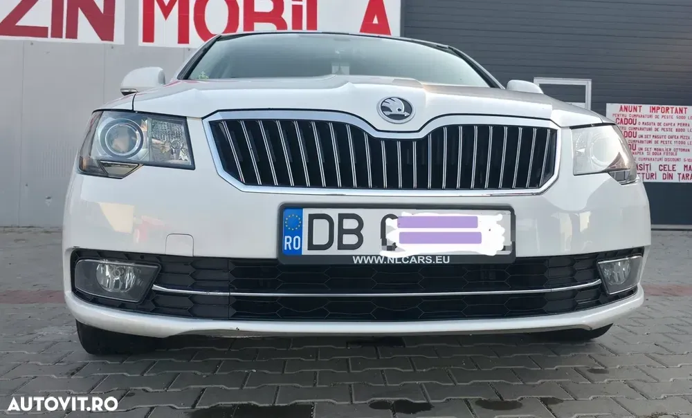 Škoda Superb 2.0 TDI Elegance DSG — imagine 4