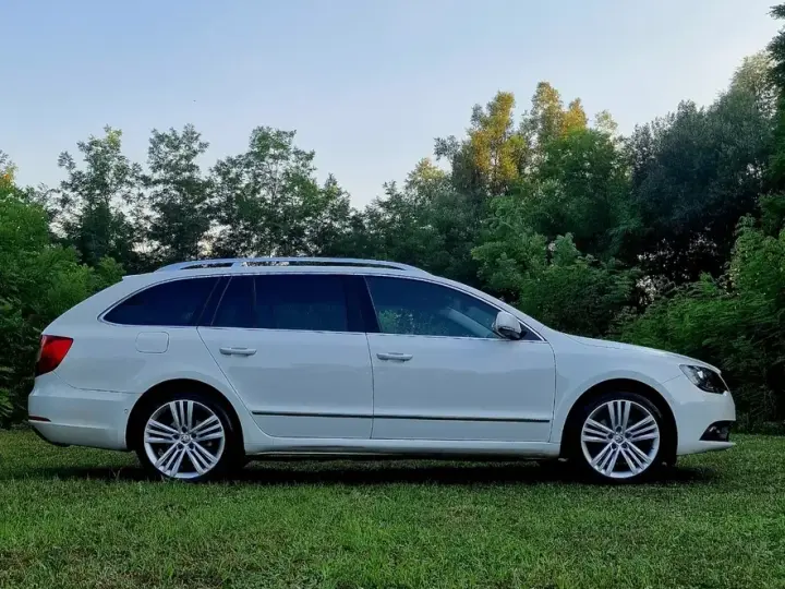 Škoda Superb II 2.0 TDI Green tec 4x4 DSG Elegance