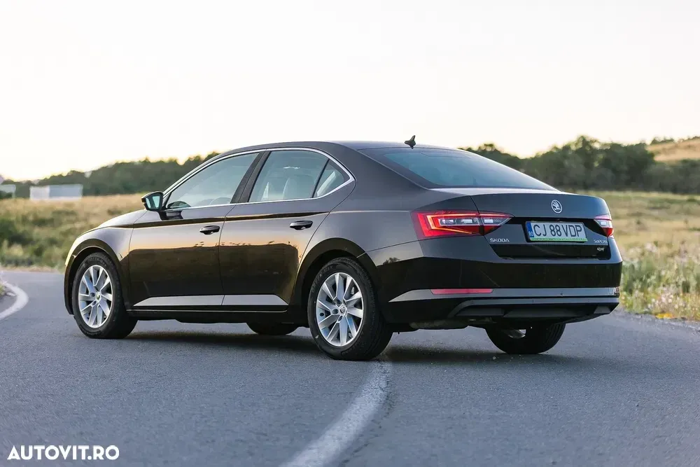 Škoda Superb III 2.0 TDI DSG 4X4 Style — imagine 6