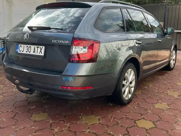Škoda Octavia 1.6 TDI DSG Style