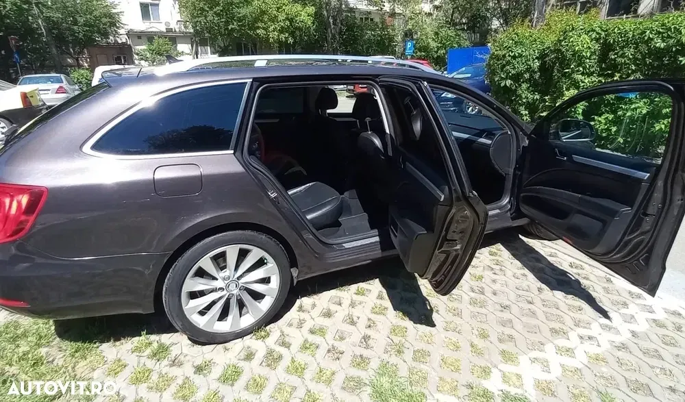 Škoda Superb 2.0 TDI Elegance DSG — imagine 2