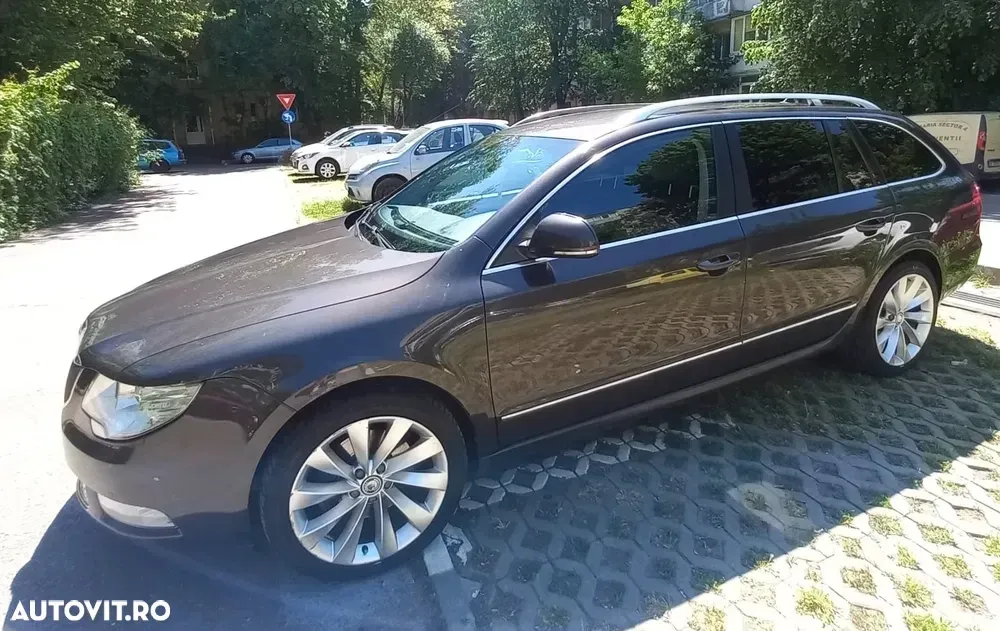 Škoda Superb 2.0 TDI Elegance DSG — imagine 3