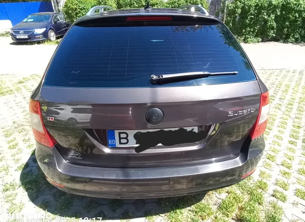 Škoda Superb 2.0 TDI Elegance DSG — imagine 4