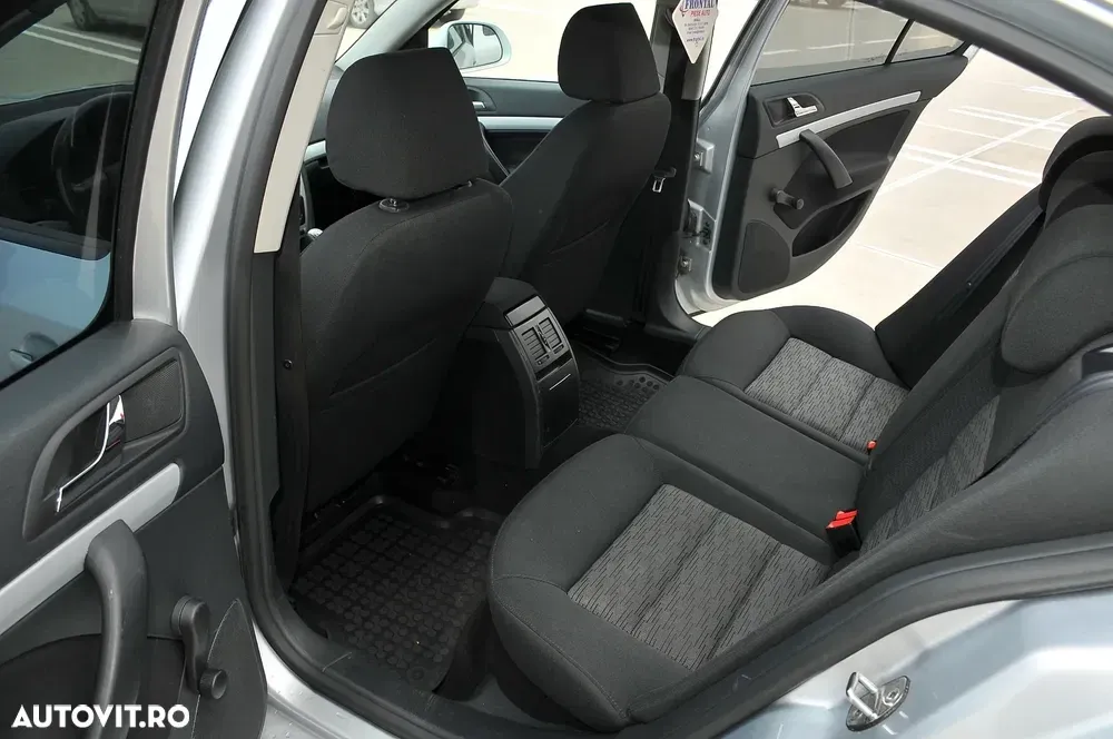 Škoda Octavia 1.6 TDI DPF Classic Green tec — imagine 5