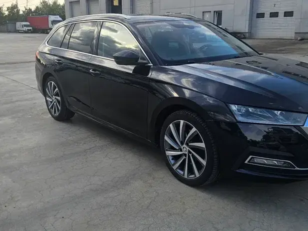 Škoda Octavia IV 2.0 TDI STYLE DSG