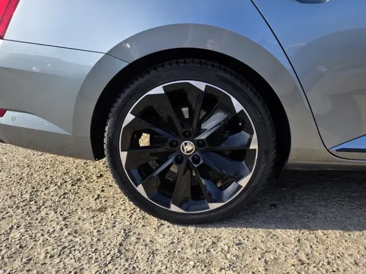 Škoda Superb III