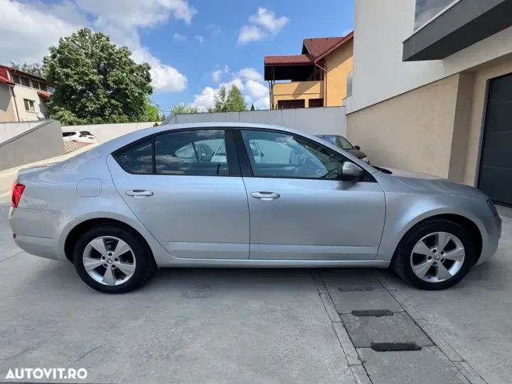 Škoda Octavia III 1.6 TDI DPF DSG Ambition