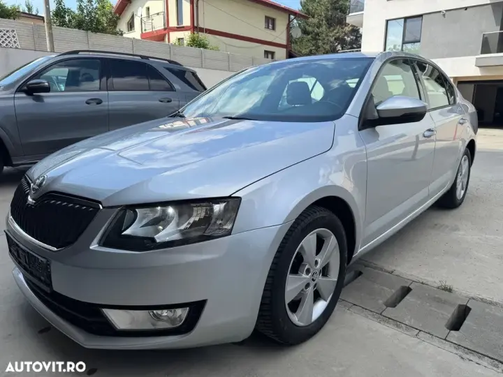 Škoda Octavia III 1.6 TDI DPF DSG Ambition