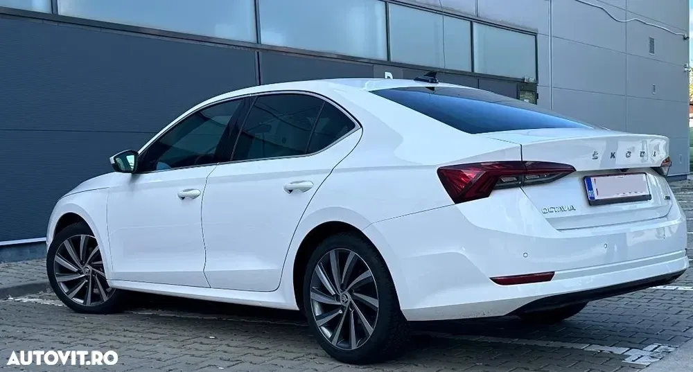Škoda Octavia IV 1.0 TSI DSG Mild Hybrid Ambition — imagine 3