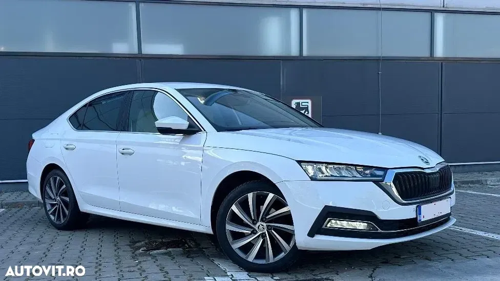 Škoda Octavia IV 1.0 TSI DSG Mild Hybrid Ambition — imagine 2