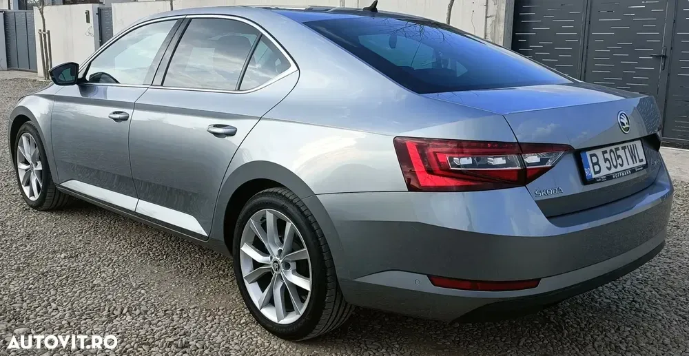 Škoda Superb III 2.0 TDI DSG Style — imagine 3