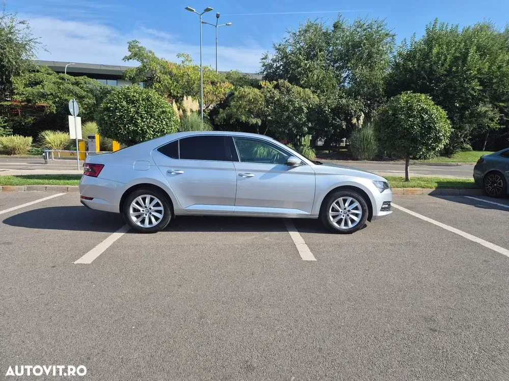 Škoda Superb 2.0 TDI DSG Ambition — imagine 3