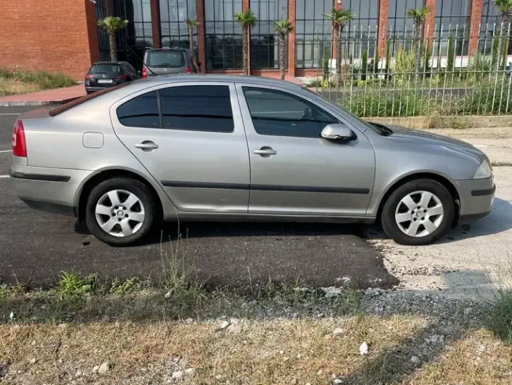 Škoda Octavia II 2.0 TDI Elegance