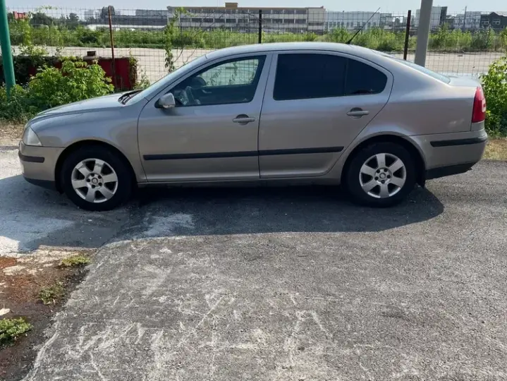 Škoda Octavia II 2.0 TDI Elegance