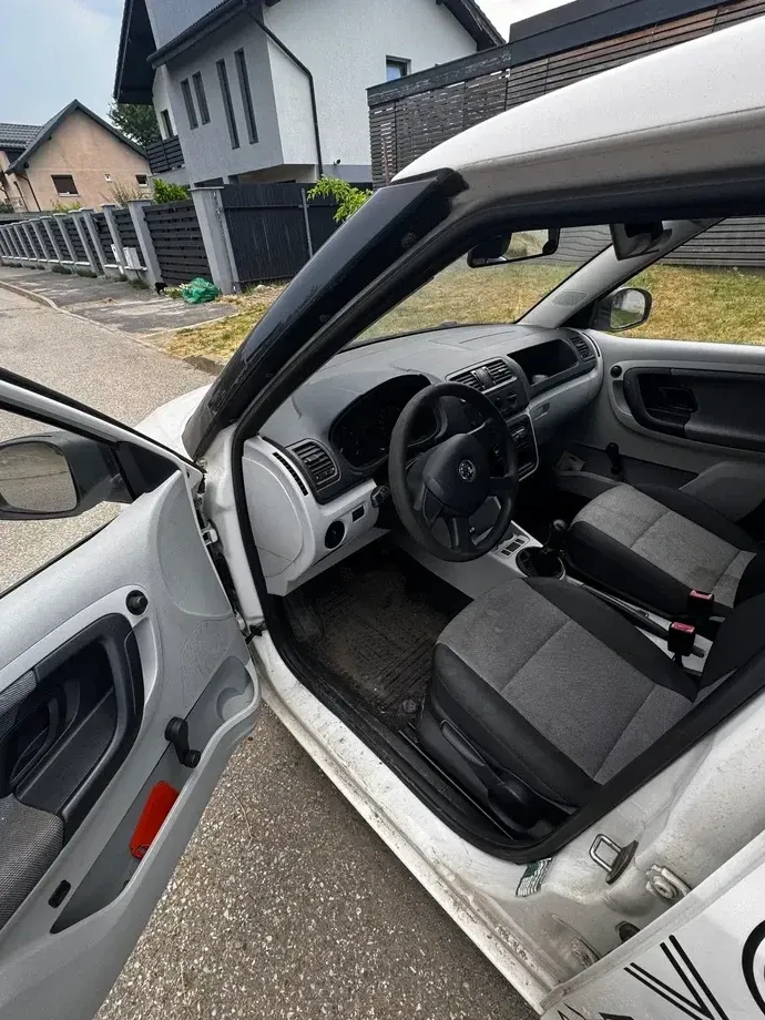 Škoda Fabia 1.2 HTP Active — imagine 2