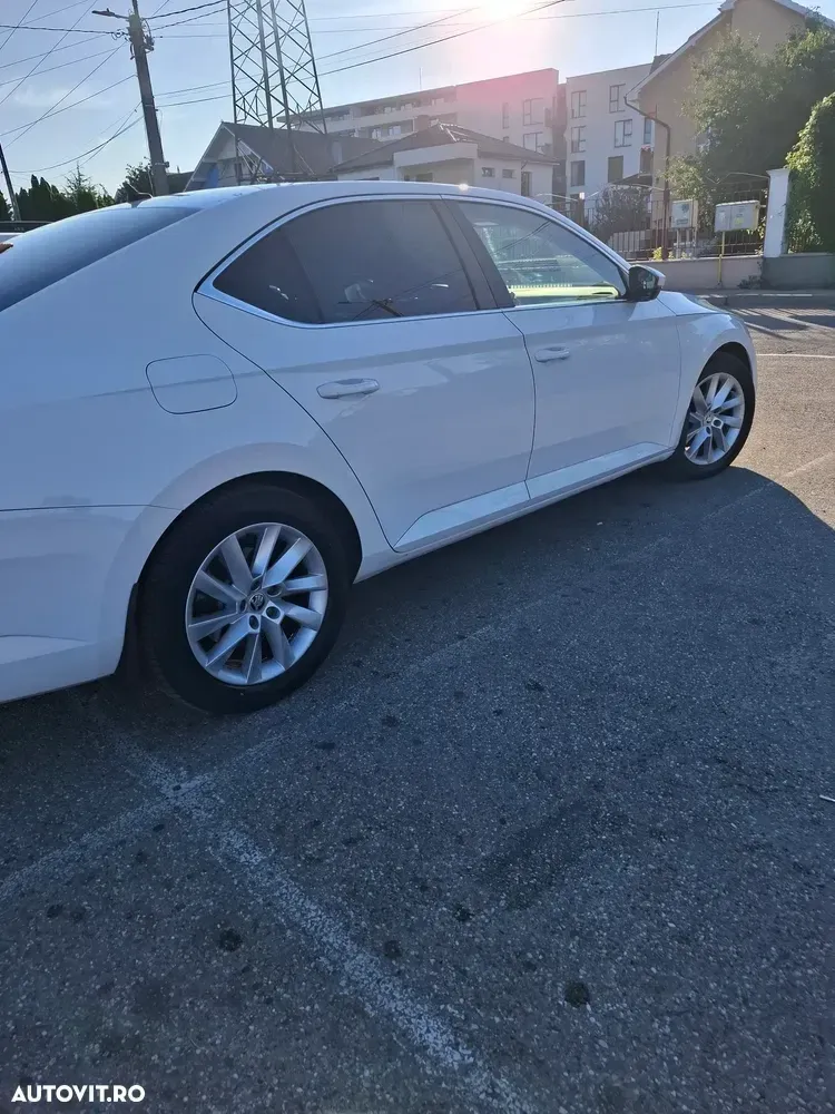 Škoda Superb III 2.0 TDI DSG Style — imagine 3