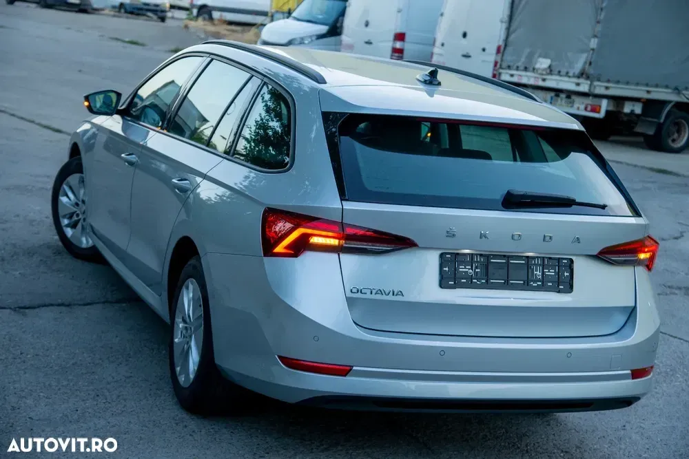 Škoda Octavia IV 2.0 TDI DSG Style — imagine 3