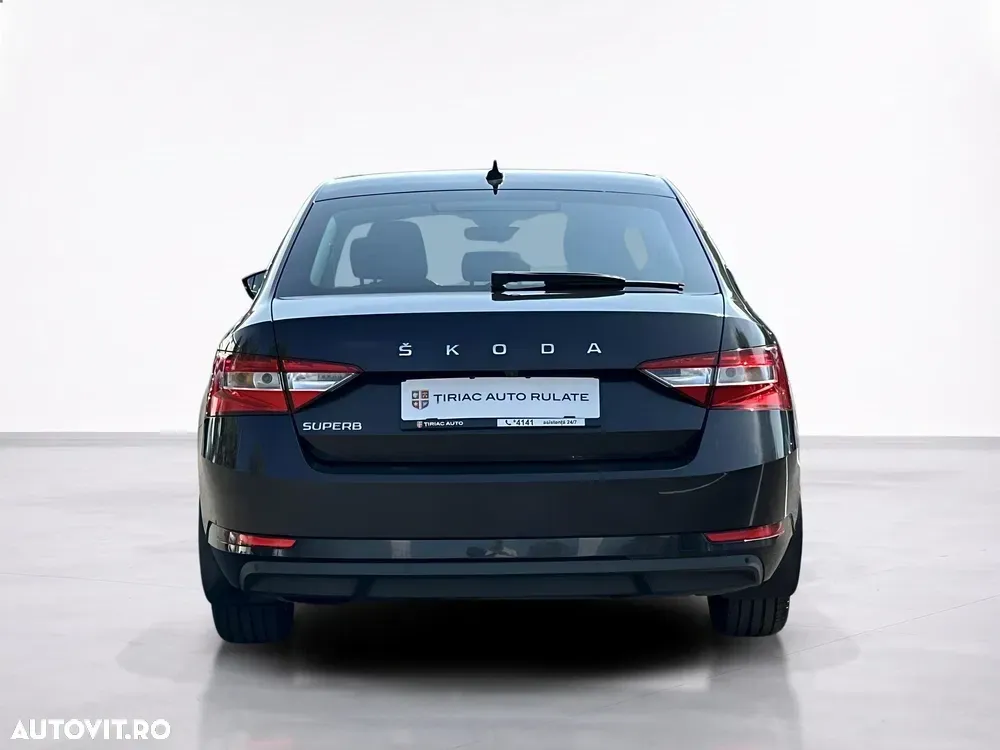 Škoda Superb — imagine 4