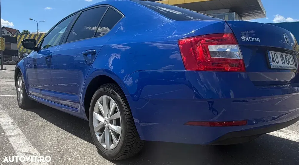 Škoda Octavia III 1.6 TDI DSG Style — imagine 4