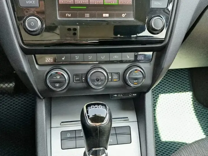 Škoda Octavia III 2.0 TDI ELEGANCE DSG
