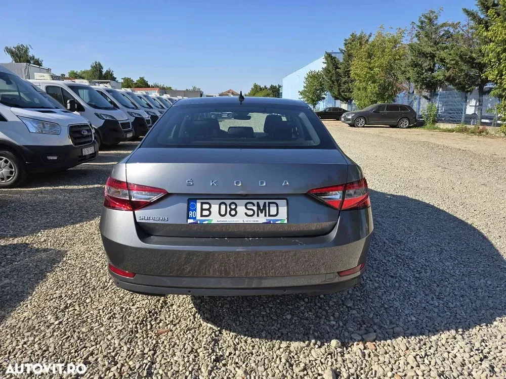 Škoda Superb — imagine 4