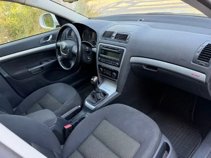 Škoda Octavia III 2.0 TDI Business