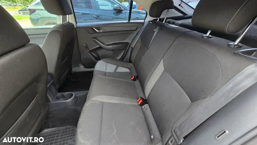 Škoda Rapid 1.6 TDI Ambition — imagine 4