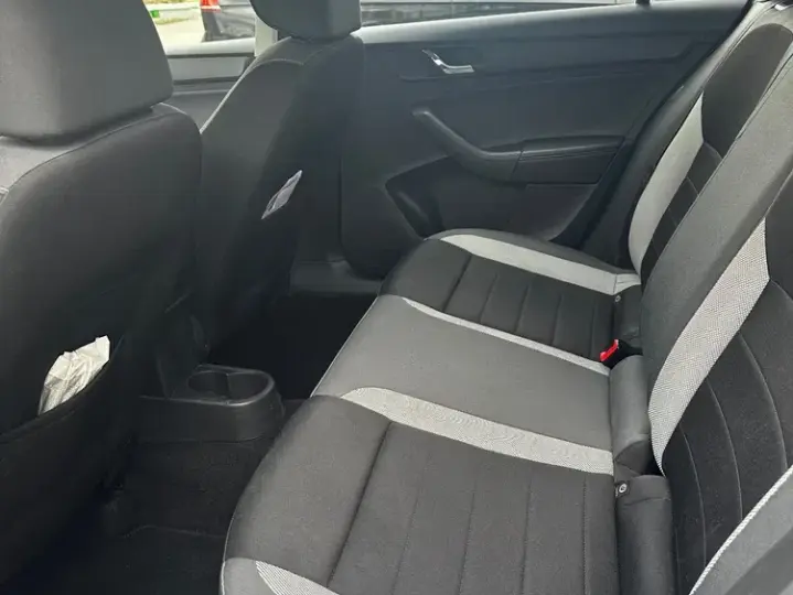 Škoda Rapid 1.4 TDI DSG Ambition
