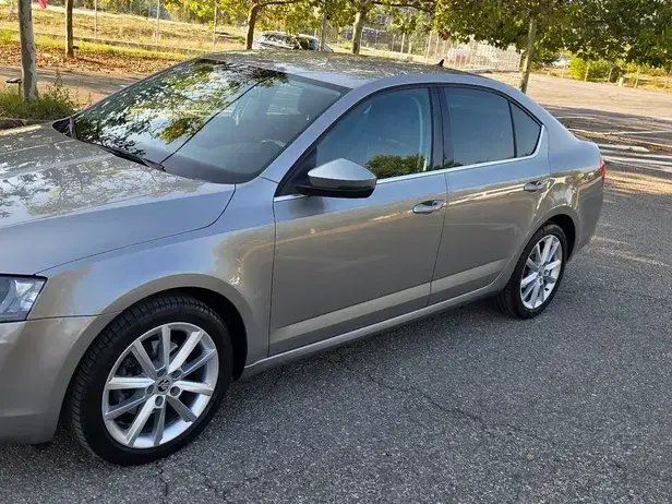 Škoda Octavia III 2.0 TDI STYLE DSG