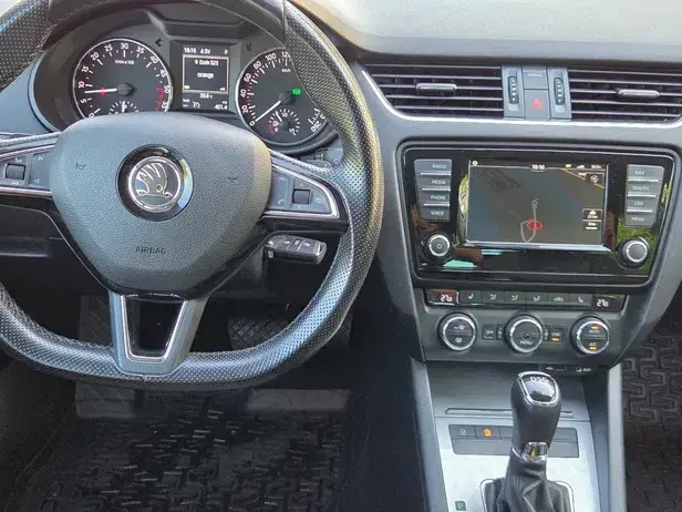 Škoda Octavia III 2.0 TDI STYLE DSG